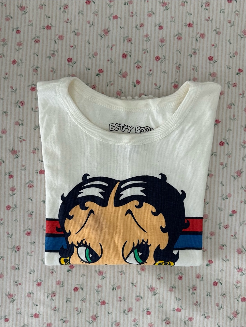 vintage graphic white betty boop baby tee with lettuce hem and sleeves - Picture 4 of 4